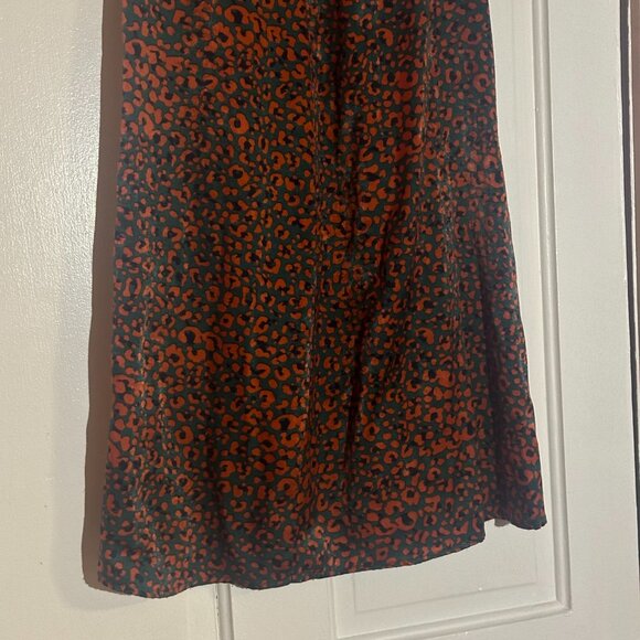 Cheetah red and green maxi Satin skirt - Picture 3 of 5